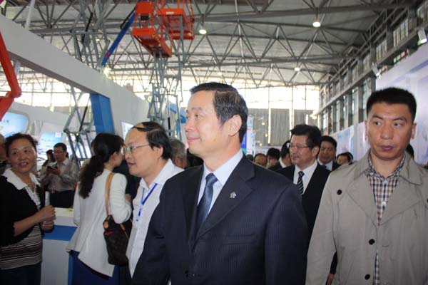 蘇滇攜手聚春城 雪梅南國(guó)喜迎賓 蘇滇攜手聚春城 雪梅南國(guó)喜迎賓